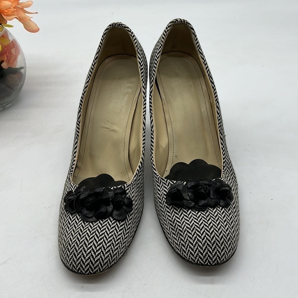 Facconable Black White Patterned Pump Heels Sz 7.… - image 3
